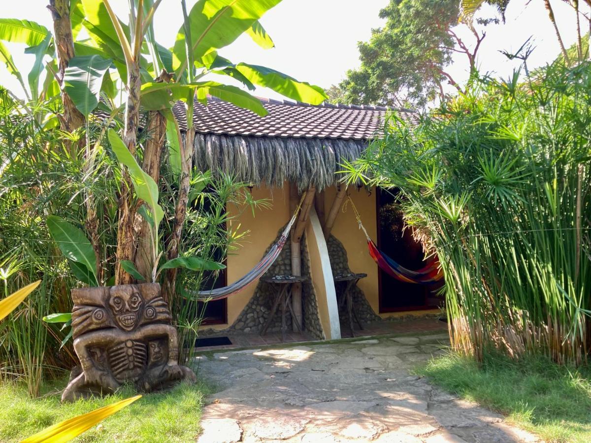 La Buena Vida Hotel Ayampe Exterior photo